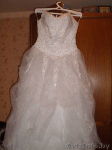 продам Свадебное платье размер 42-46 - Изображение #1, Объявление #276401
