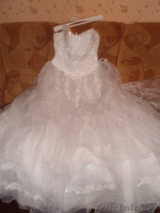 продам Свадебное платье размер 42-46 - Изображение #2, Объявление #276401